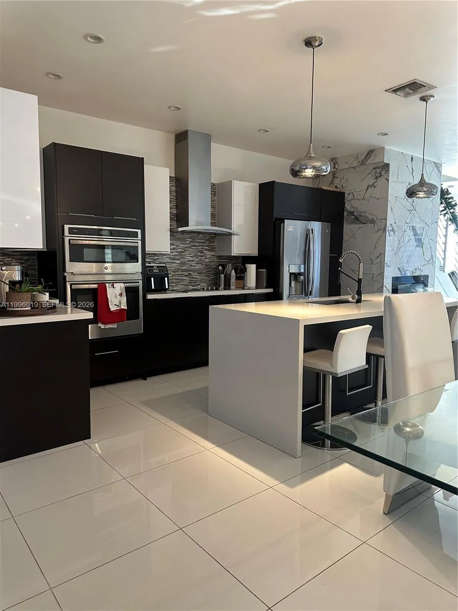 10361 NW 64th Ter, Doral FL 33178