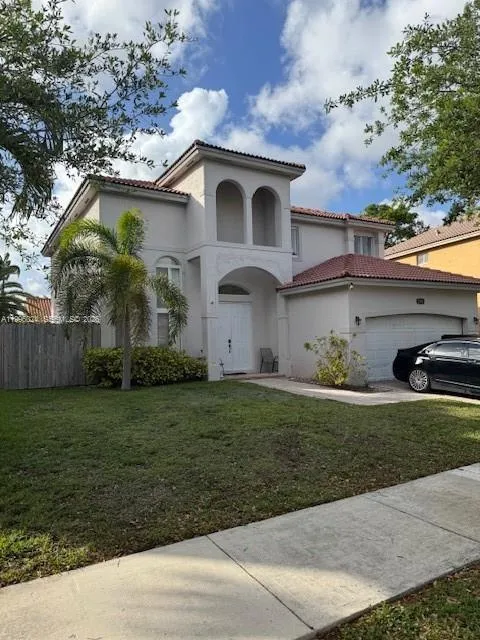 4 bedroom 2 bath for sale at 1910 SE 14th Cir, Homestead FL 33035