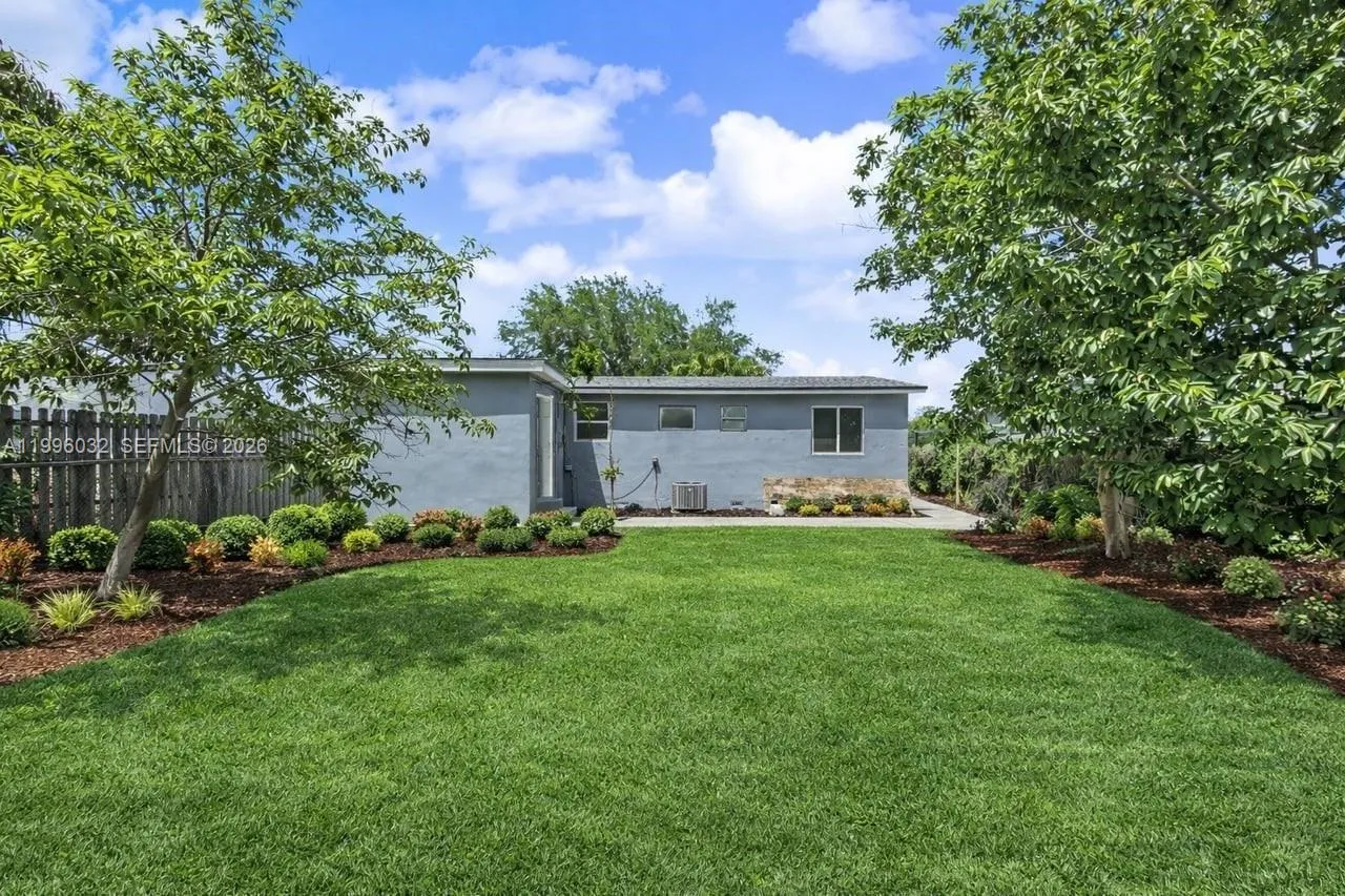 7720 Hope St, Hollywood FL 33024