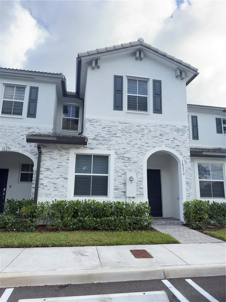 3 bedroom 2 bath for sale at 16272 SW 291st St, Homestead FL 33033