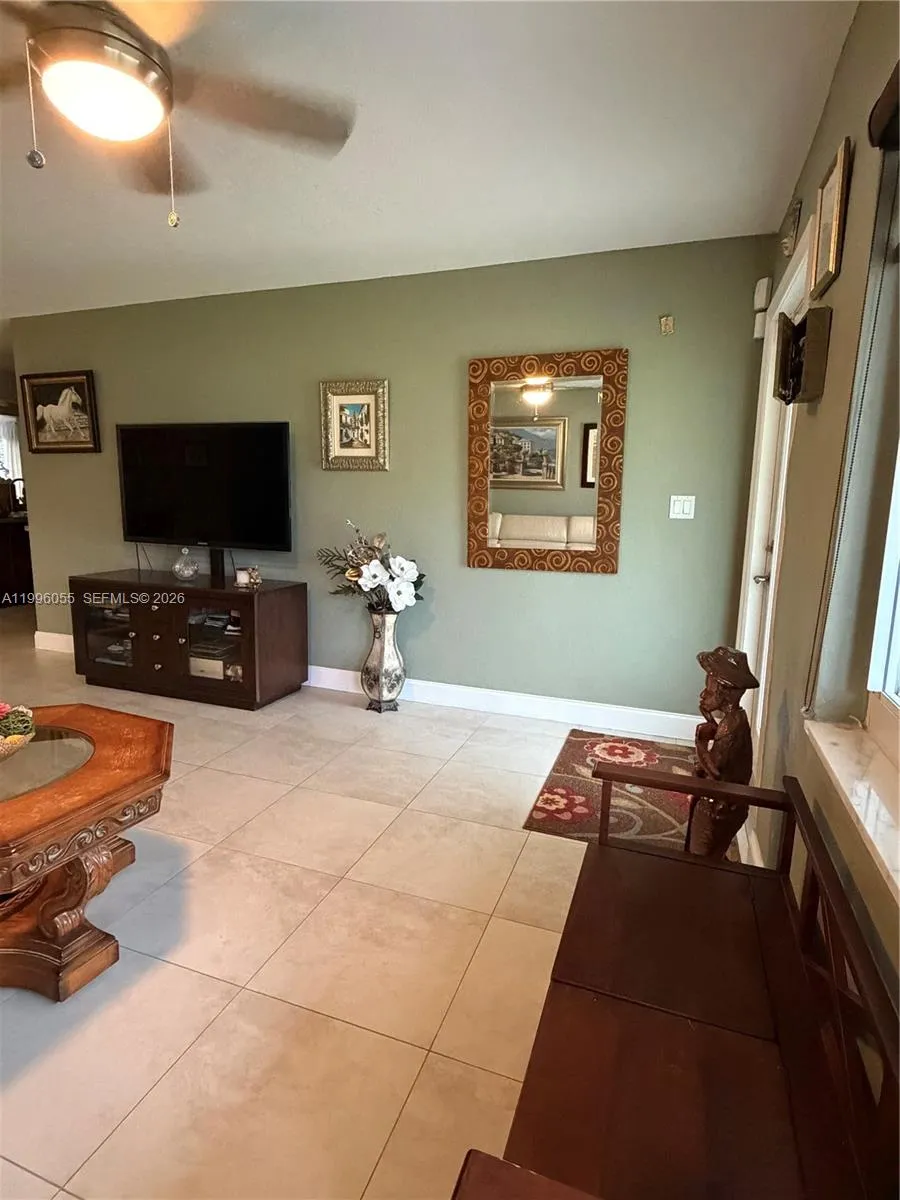 7008 NW 95th Ter, Tamarac FL 33321