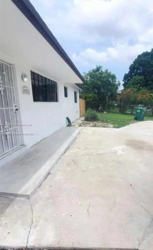 15761 SW 303rd St, Homestead FL 33033