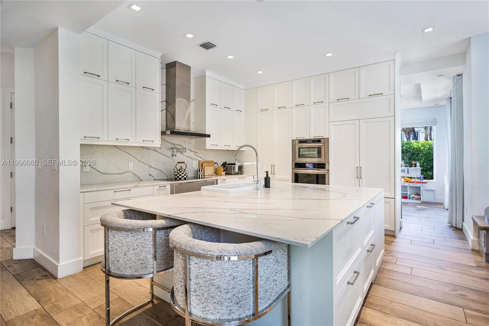 3703 NE 199th St, Aventura FL 33180