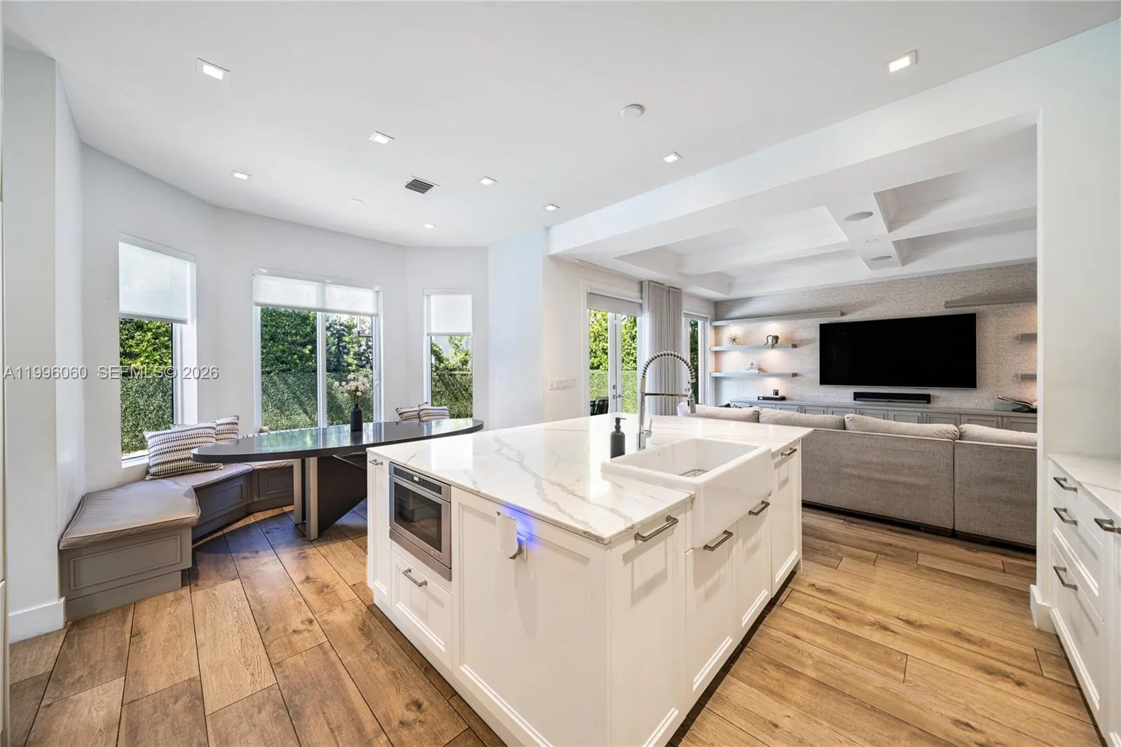 3703 NE 199th St, Aventura FL 33180