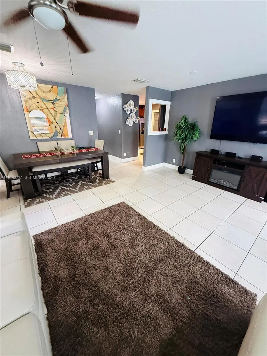 2920 NW 8th St, Fort Lauderdale FL 33311