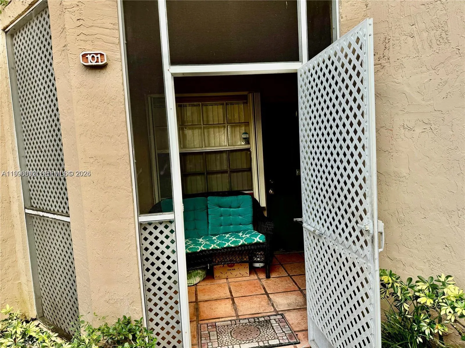 2 bedroom 2 bath for sale at 8664 SW 3rd St # 101, Pembroke Pines FL 33025