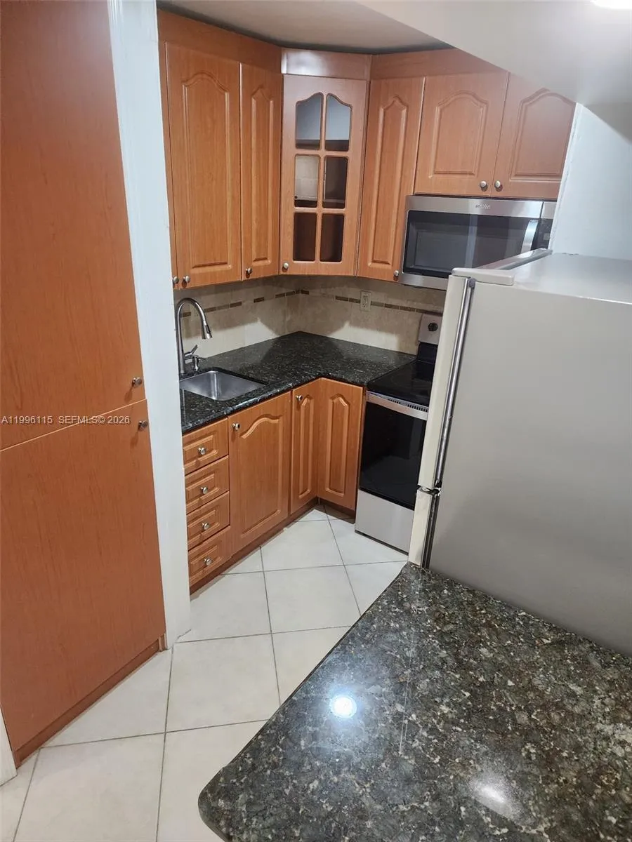1800 NW 24th Ave # 415, Miami FL 33125