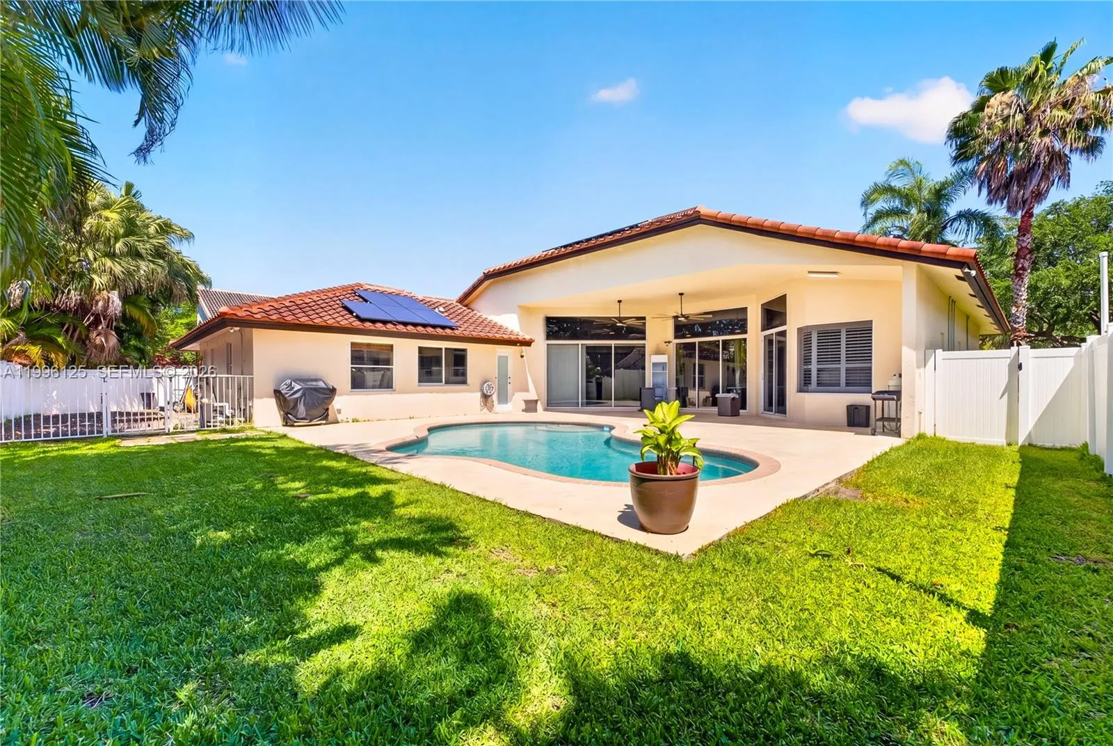 9836 NW 48th Ct, Coral Springs FL 33076