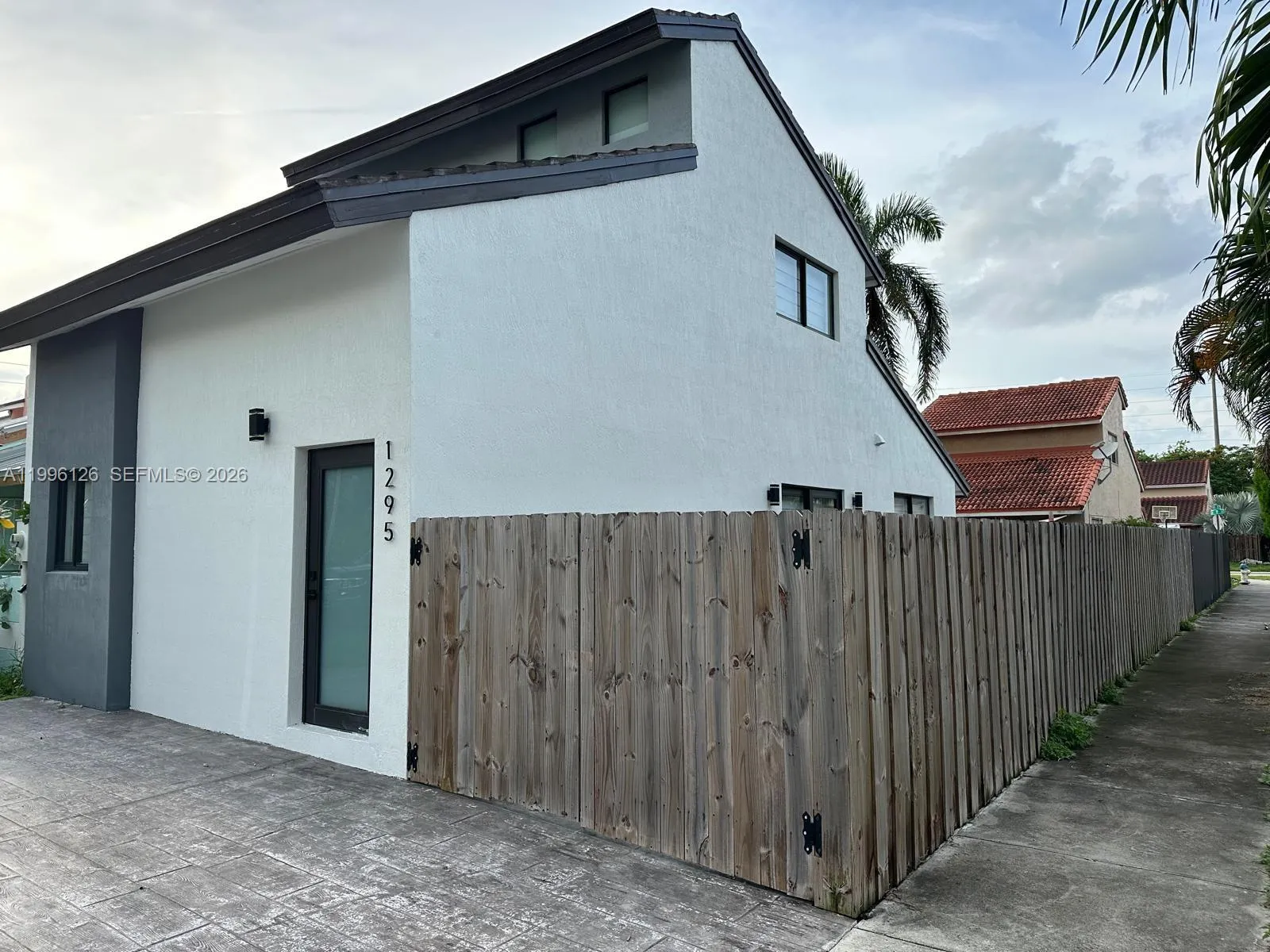 1295 SE 9th Pl # 1295, Homestead FL 33035