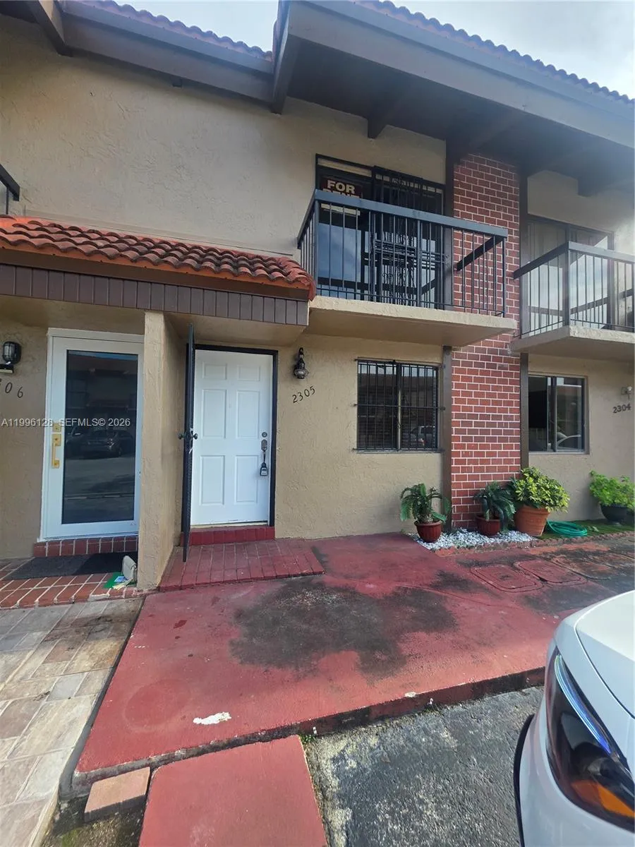 1811 SW 107th Ave # 2305, Miami FL 33165