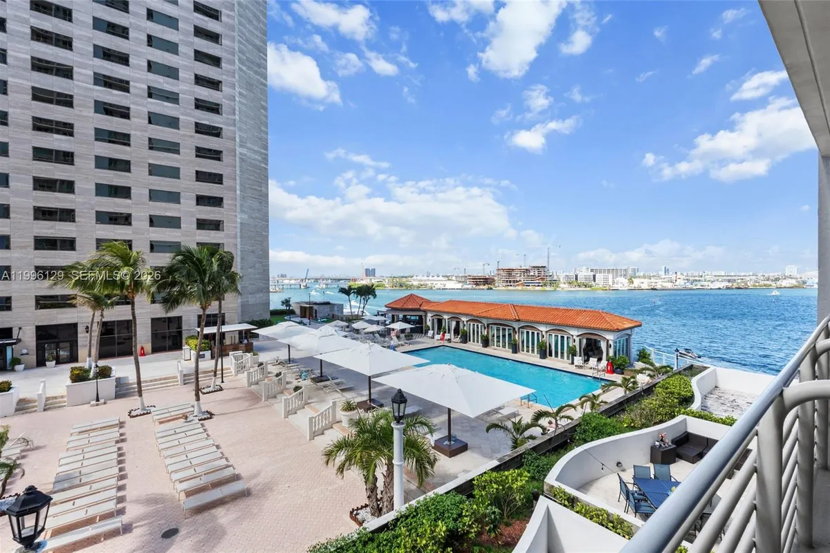 335 S Biscayne Blvd # 908, Miami FL 33131