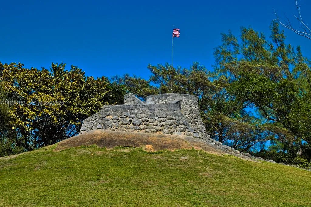 1710 NE 191st St # 3, Miami FL 33179