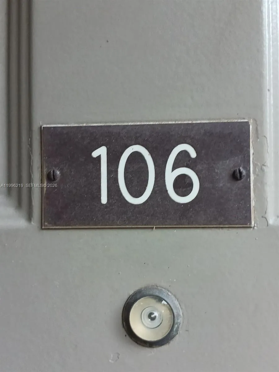 300 Gardens Dr # 106, Pompano Beach FL 33069