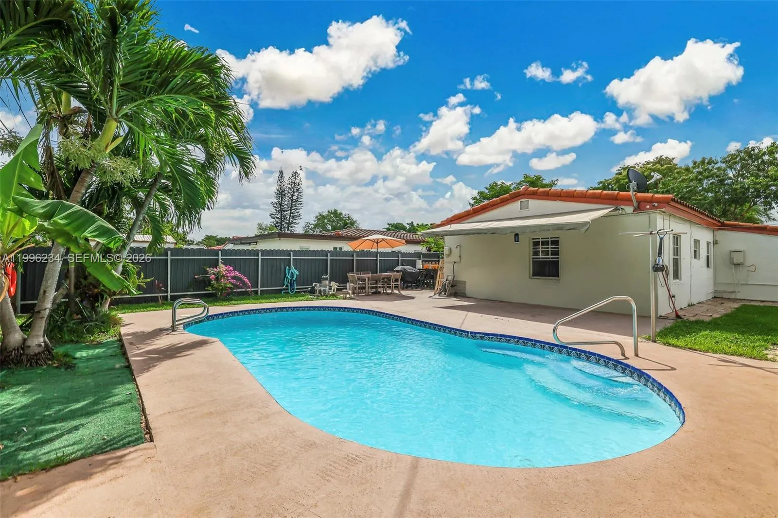 1263 NE 182nd St, North Miami Beach FL 33162