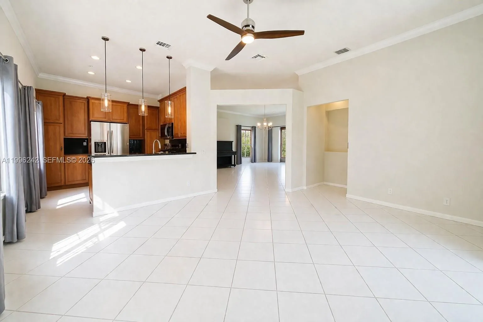 717 Tanglewood Cir, Weston FL 33327
