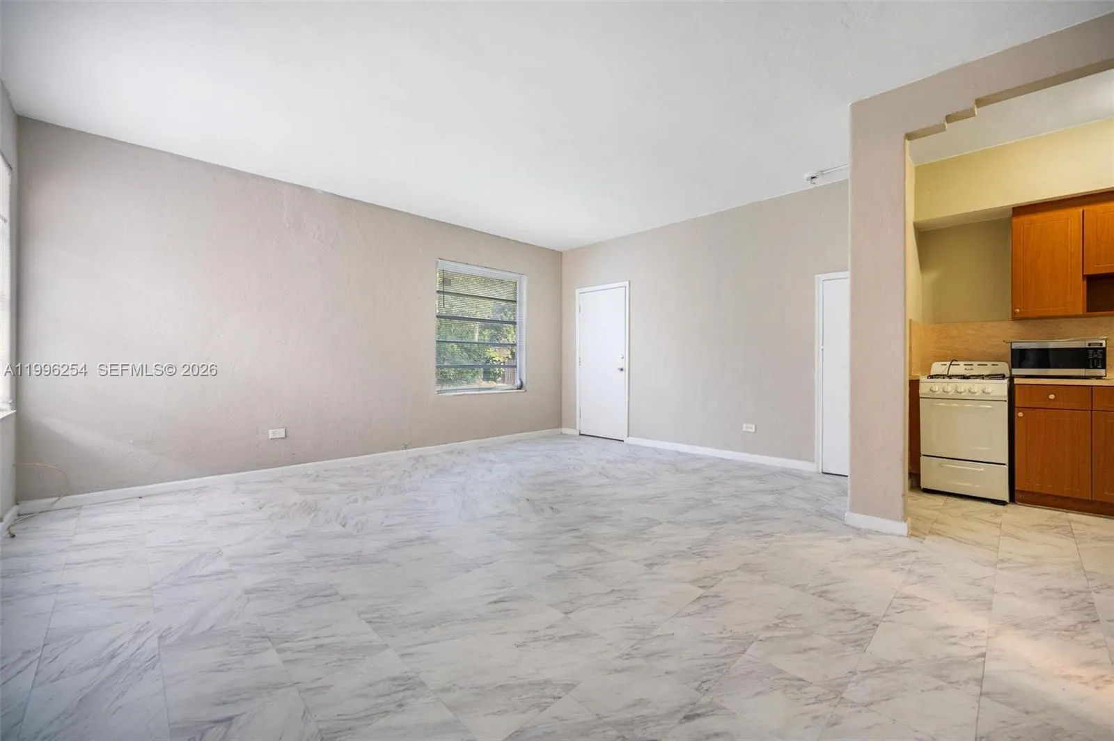 825 Alton Rd # 2, Miami Beach FL 33139