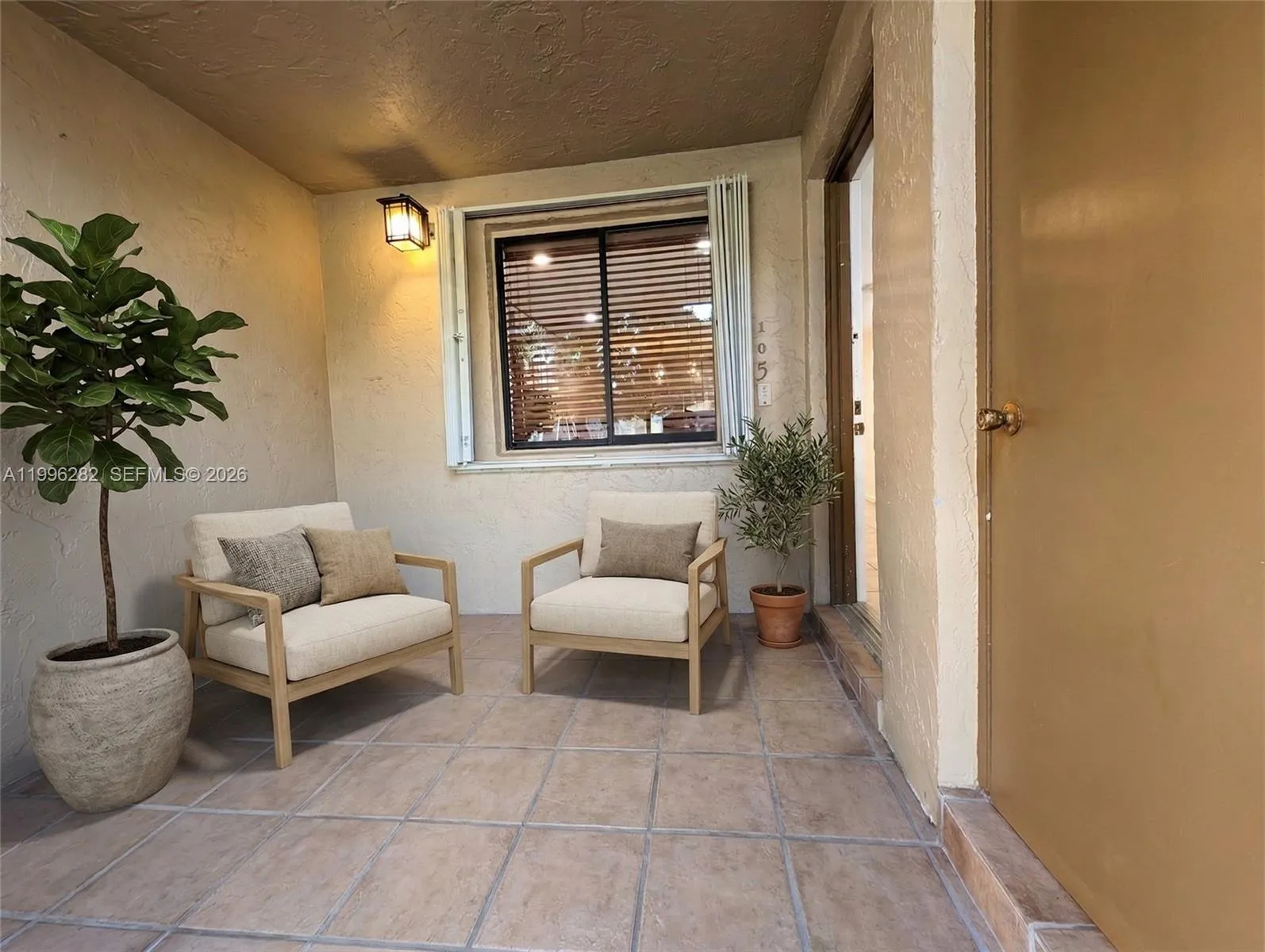 310 Lakeview Dr # 105, Weston FL 33326