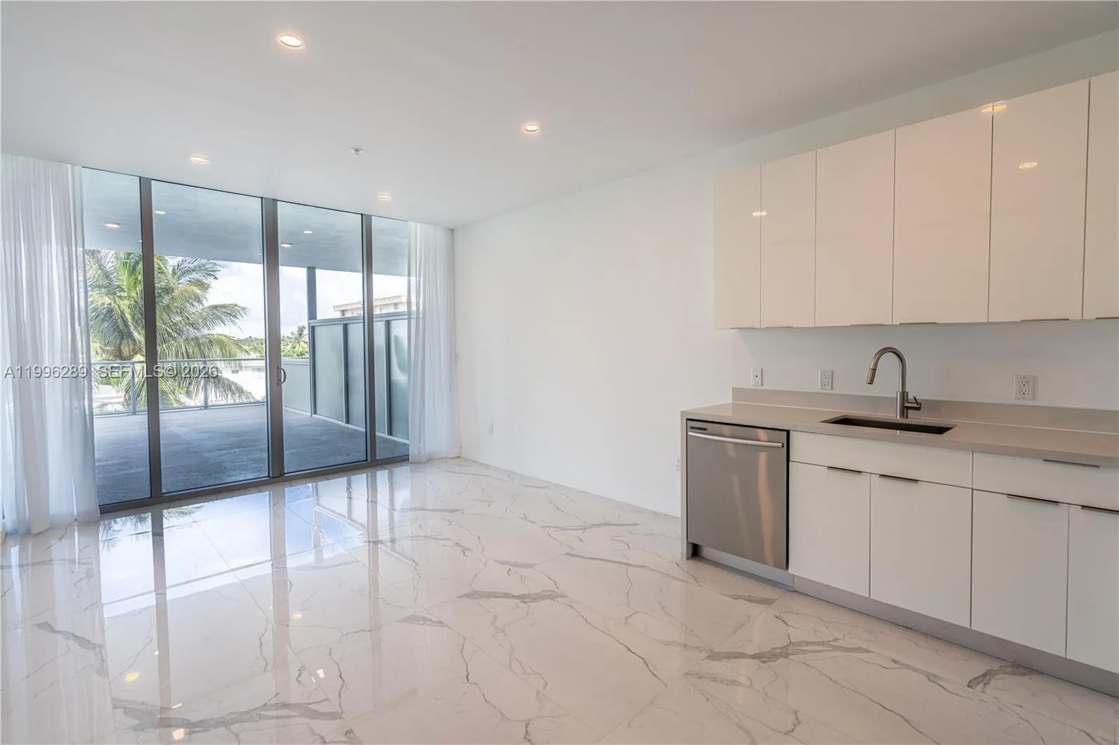 8425 Crespi Blvd # 302, Miami Beach FL 33141