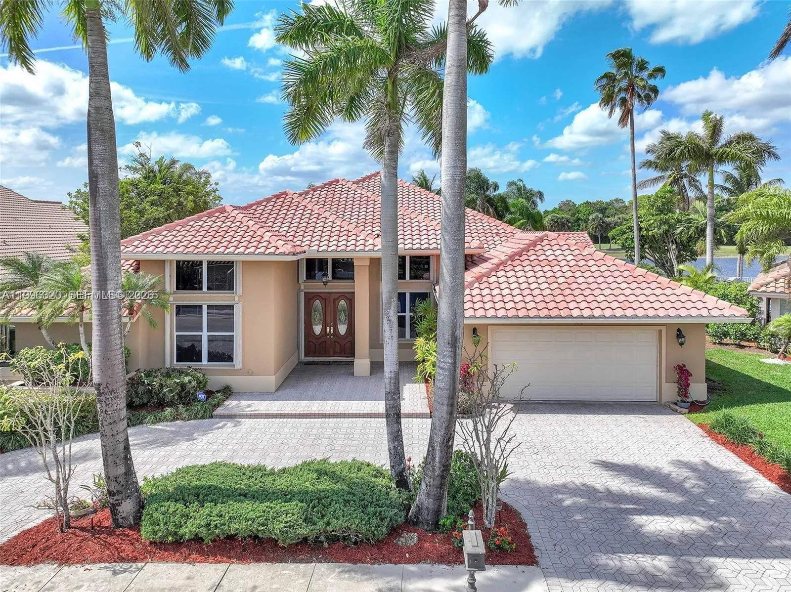 620 W Laurel Ln W, Pembroke Pines FL 33027