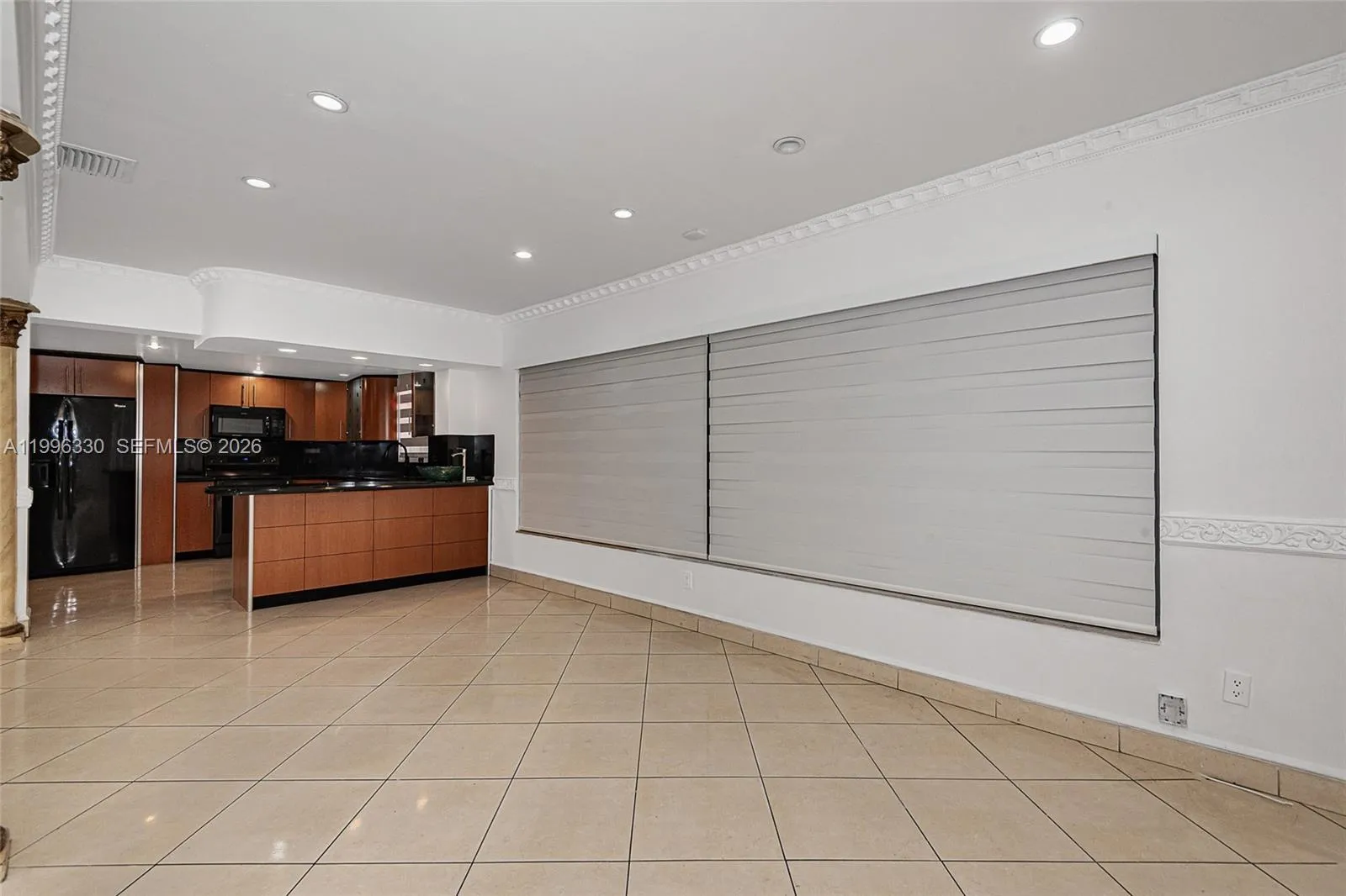 2545 NE 207th St # 0, Miami FL 33180