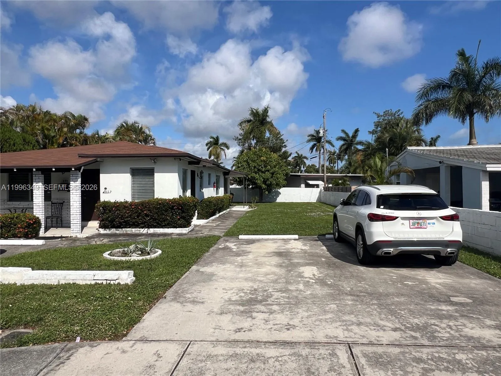 809 NE 2nd St unit 1-2, Hallandale Beach FL 33009