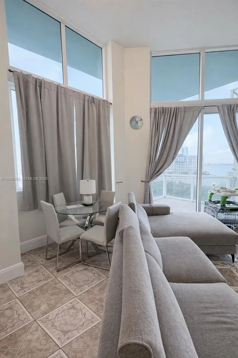 1900 N Bayshore Dr # 910, Miami FL 33132