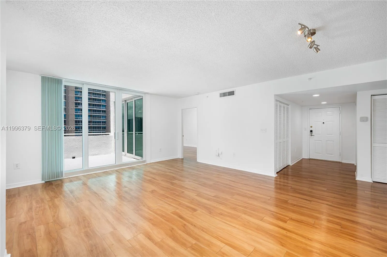 1111 Brickell Bay Dr # 211, Miami FL 33131