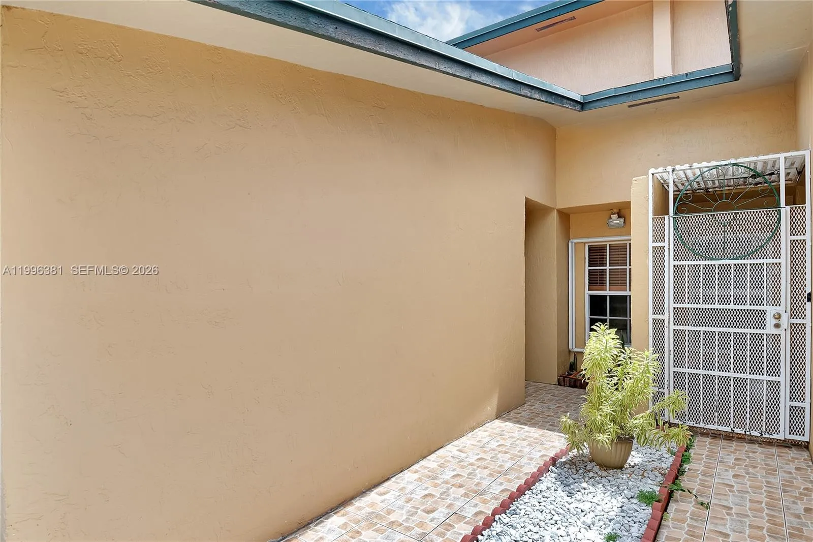 11426 NW 4th Ter # 11426, Sweetwater FL 33172