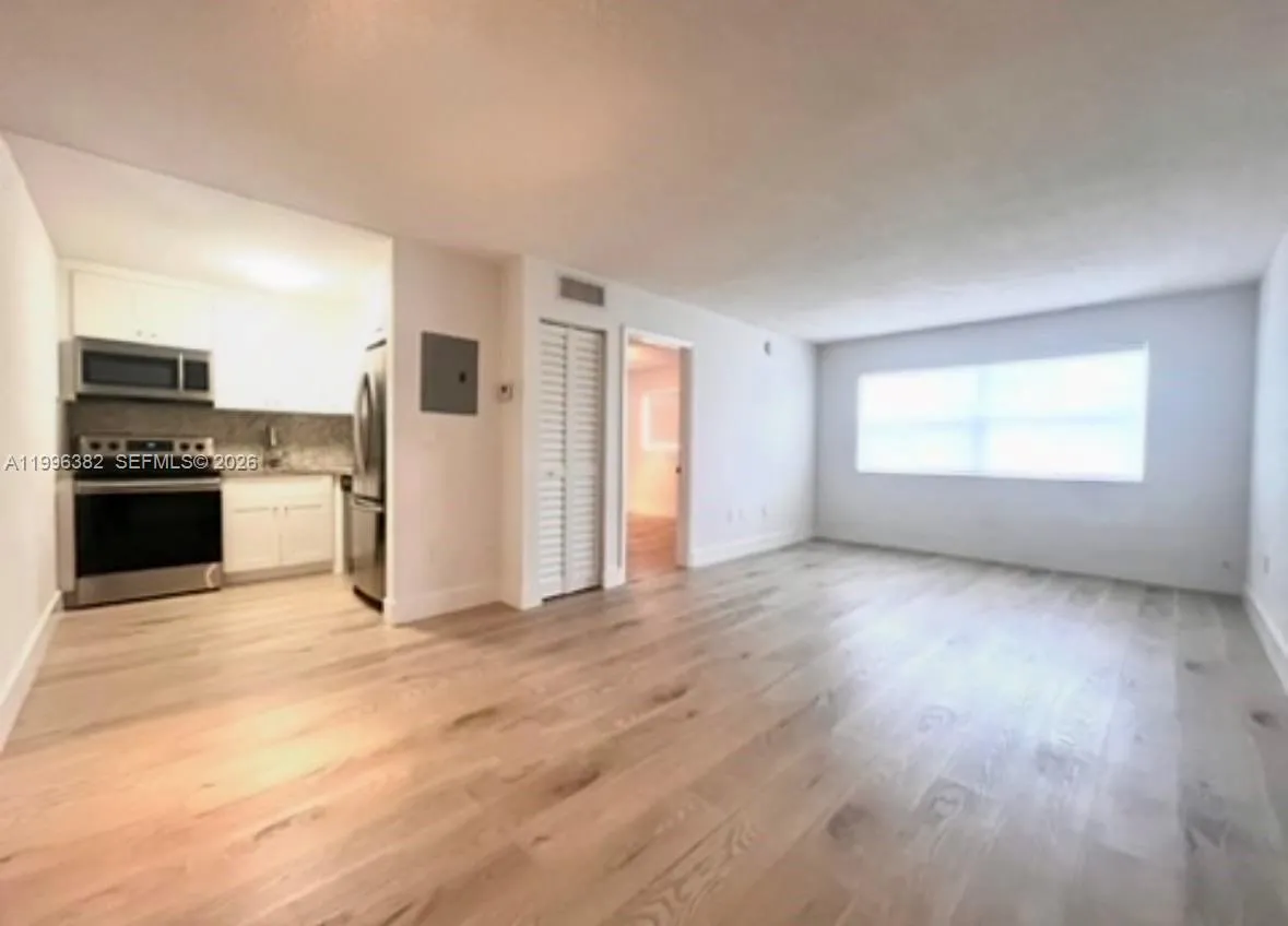 444 SW 4th St # 204, Miami FL 33130