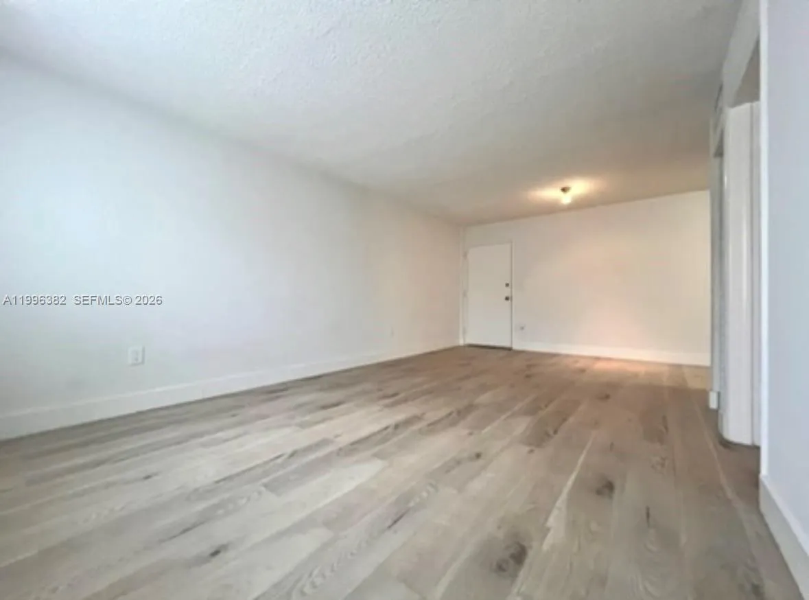 444 SW 4th St # 204, Miami FL 33130