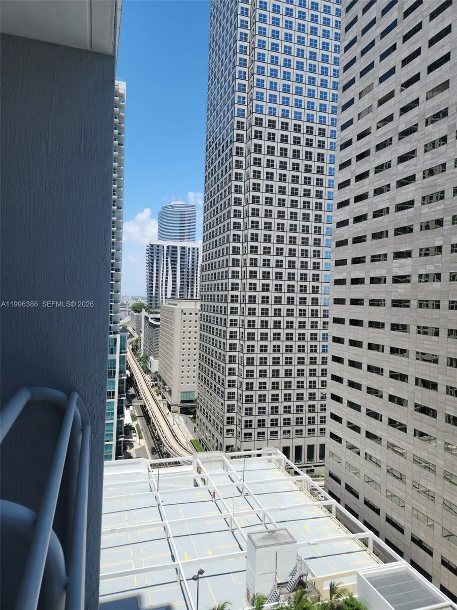 325 S Biscayne Blvd # 2220, Miami FL 33131