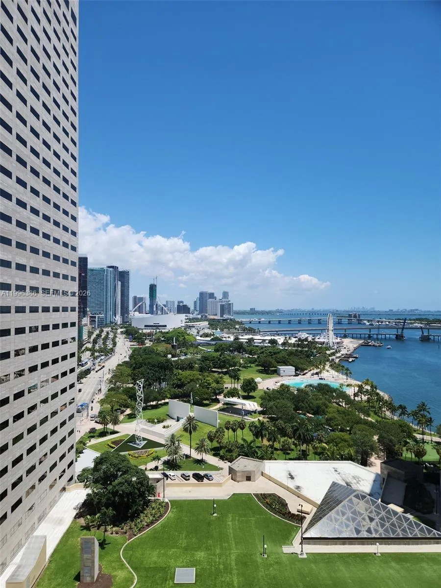 325 S Biscayne Blvd # 2220, Miami FL 33131