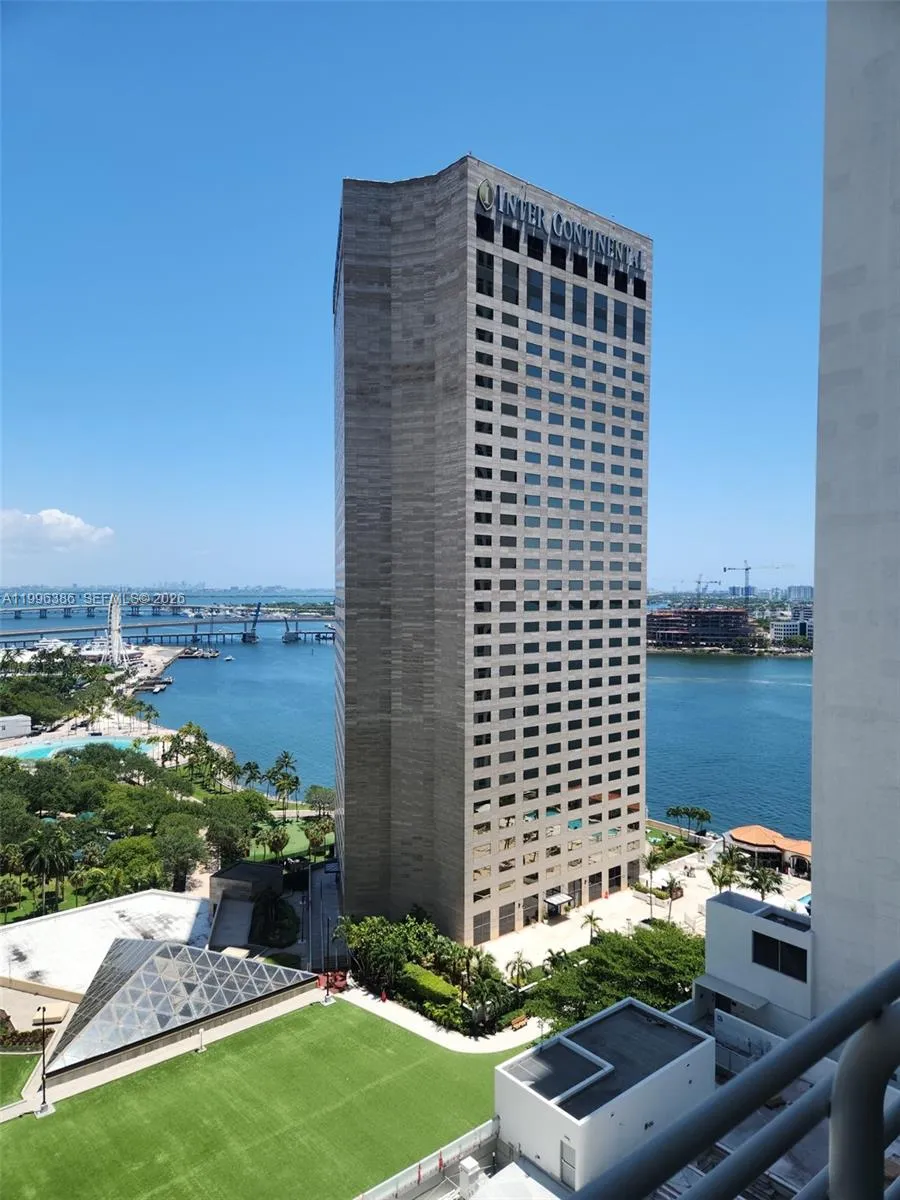 325 S Biscayne Blvd # 2220, Miami FL 33131