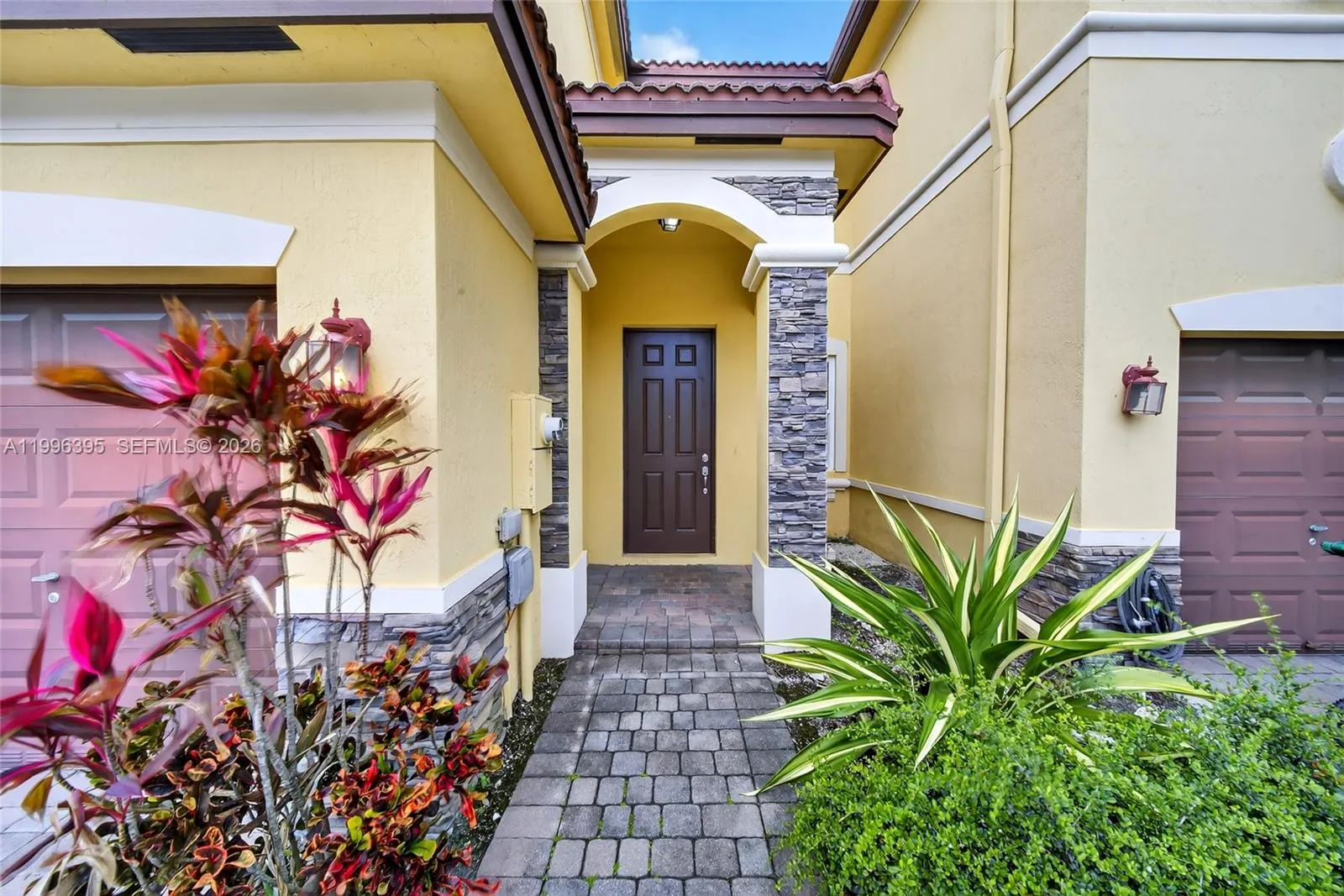 8766 NW 112th Path, Doral FL 33178