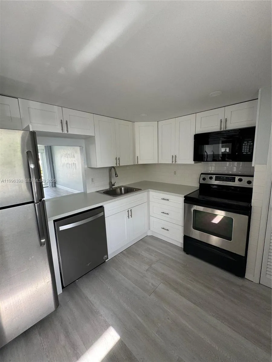 1398 NE 191st St # C305, Miami FL 33179