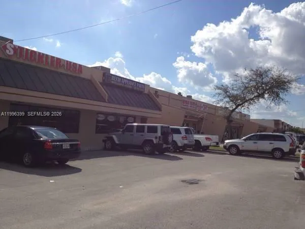 2600 W 84th St, Hialeah FL 33016