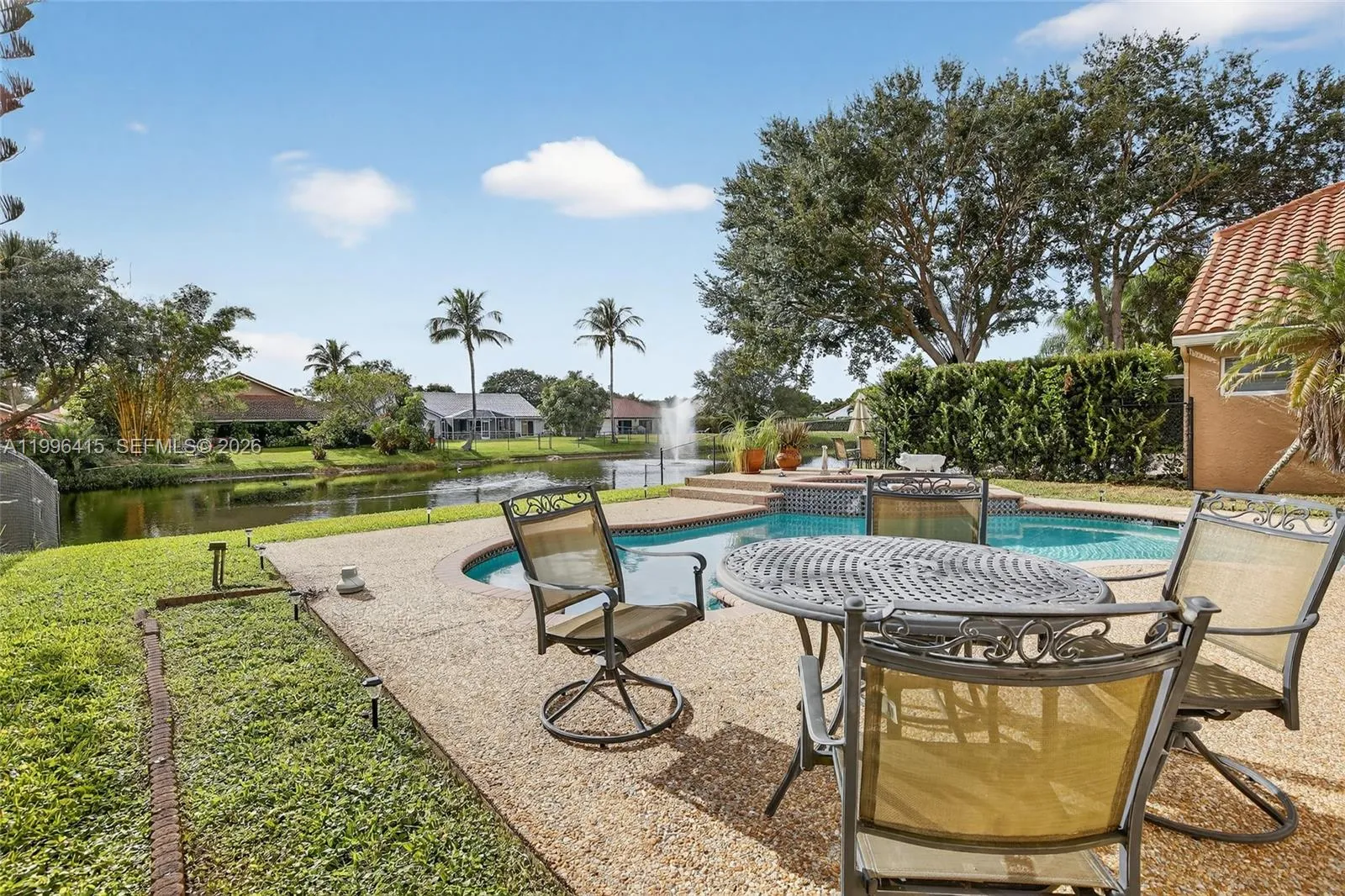 9481 Oak Grove Cir, Davie FL 33328