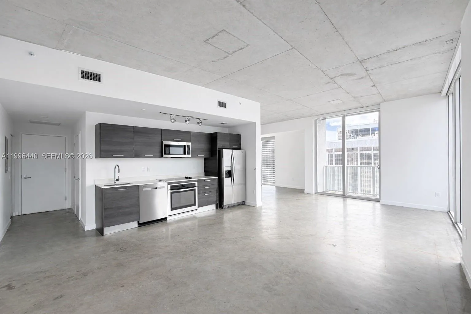 151 SE 1st St # 3001, Miami FL 33131