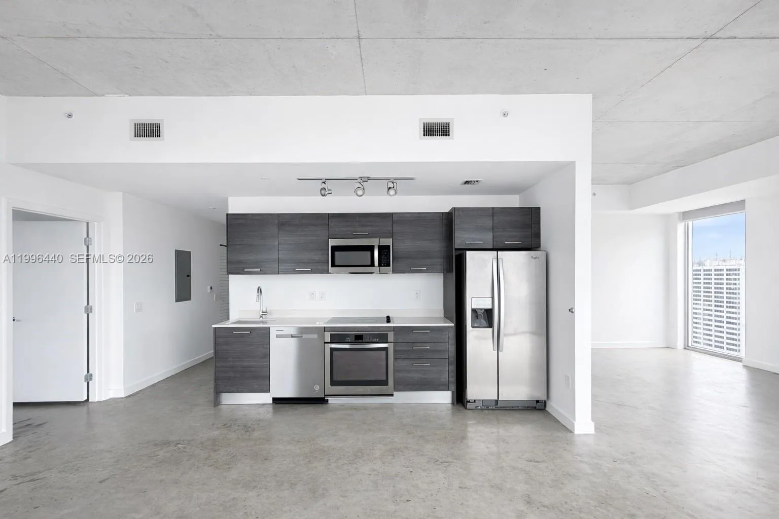 151 SE 1st St # 3001, Miami FL 33131