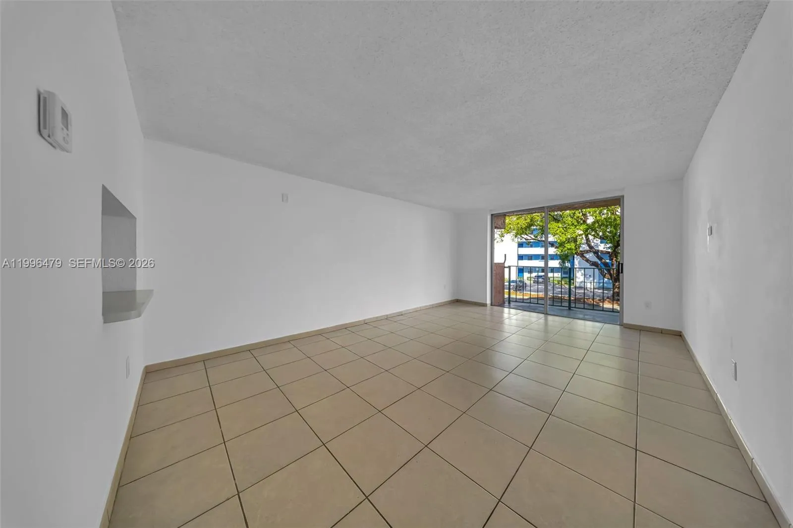 9360 Fontainebleau Blvd # 208, Miami FL 33172