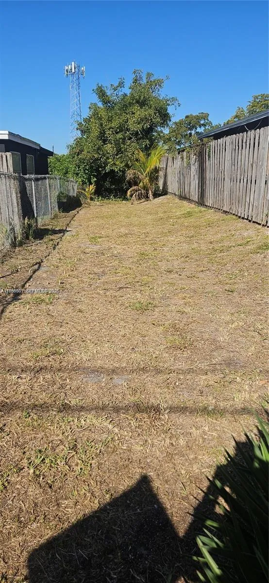 24 NW Avenue, Fort Lauderdale FL 33311