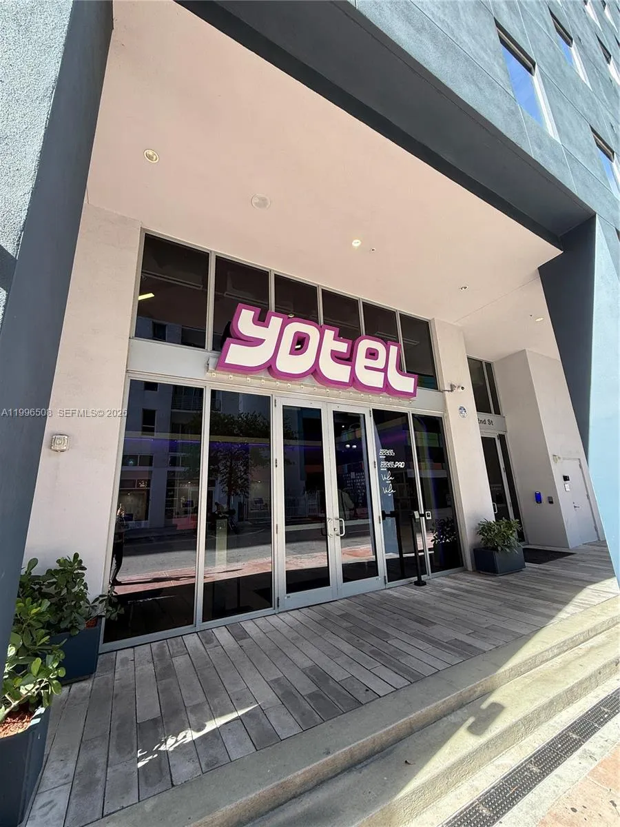 227 NE 2nd St # 2911, Miami FL 33132