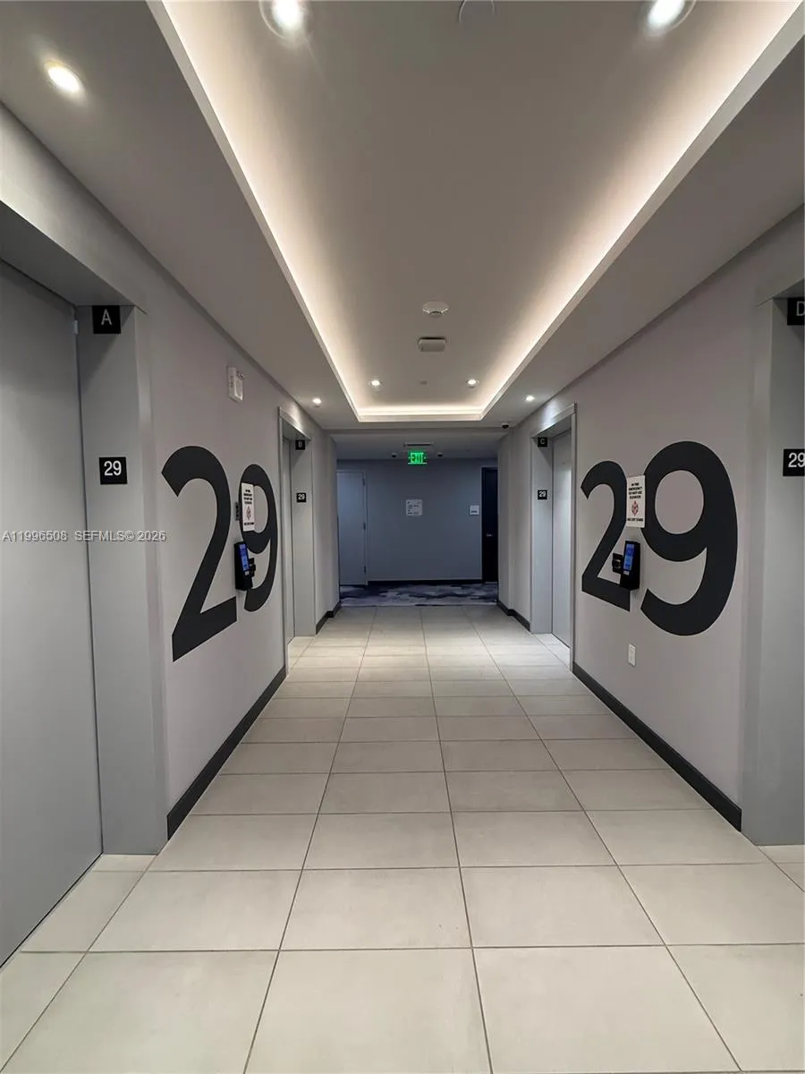 227 NE 2nd St # 2911, Miami FL 33132