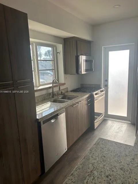 1785 Calais Dr # 5, Miami Beach FL 33141