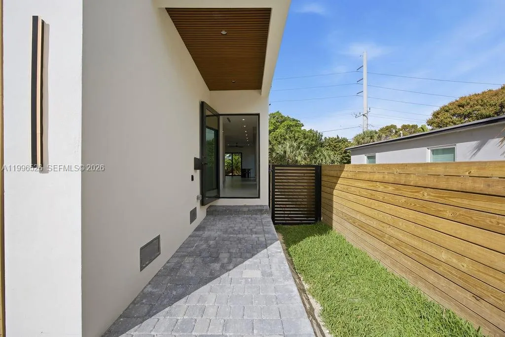 1337 NE 13th Ave # 1337, Fort Lauderdale FL 33304