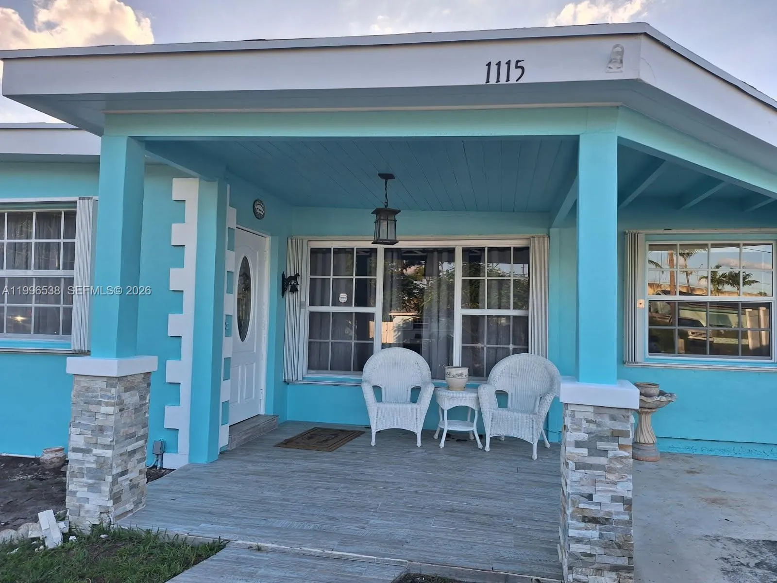 3 bedroom 3 bath for sale at 1115 Lake Geneva Dr, Lake Worth FL 33461