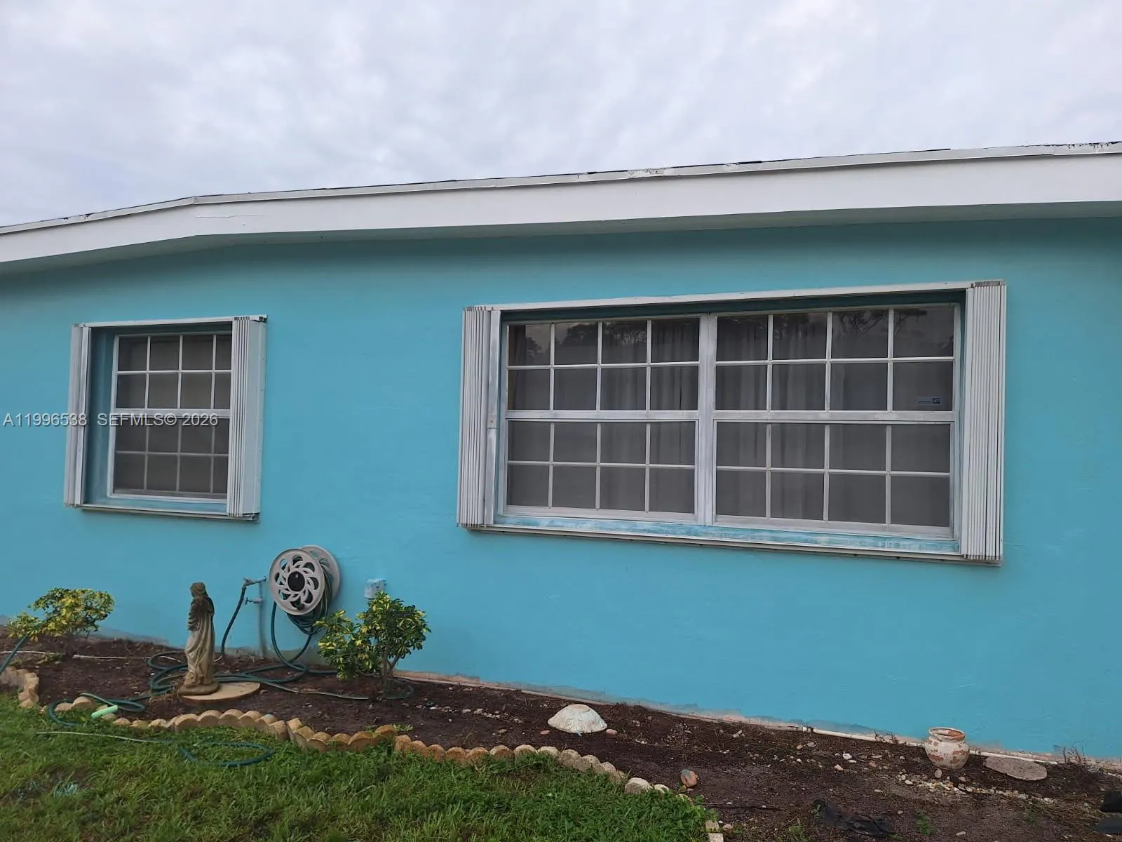 1115 Lake Geneva Dr, Lake Worth FL 33461