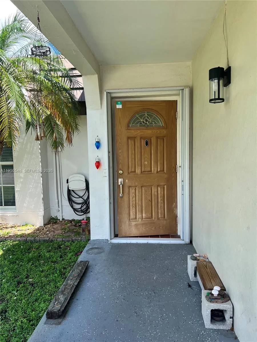 7411 Twin Sabal Dr # 7411, Miami Lakes FL 33014