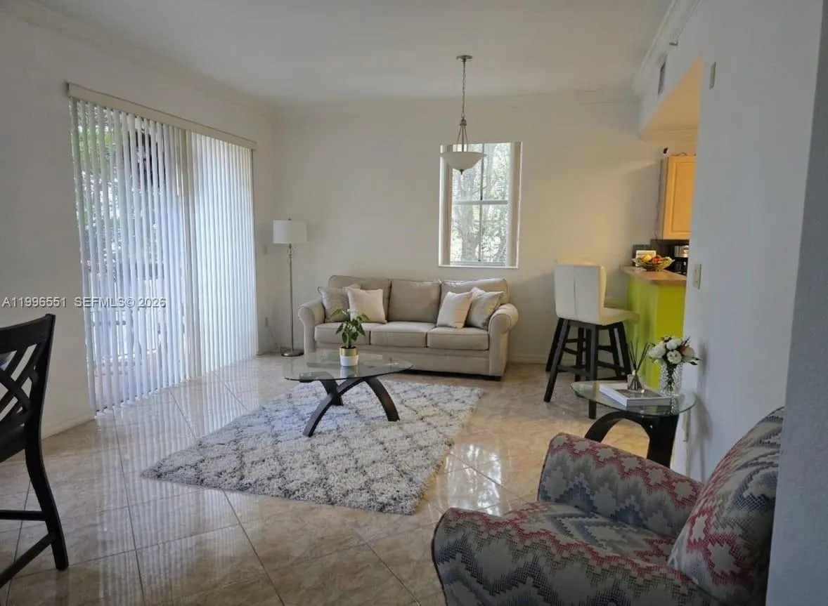 8956 W Flagler St # 206, Miami FL 33174