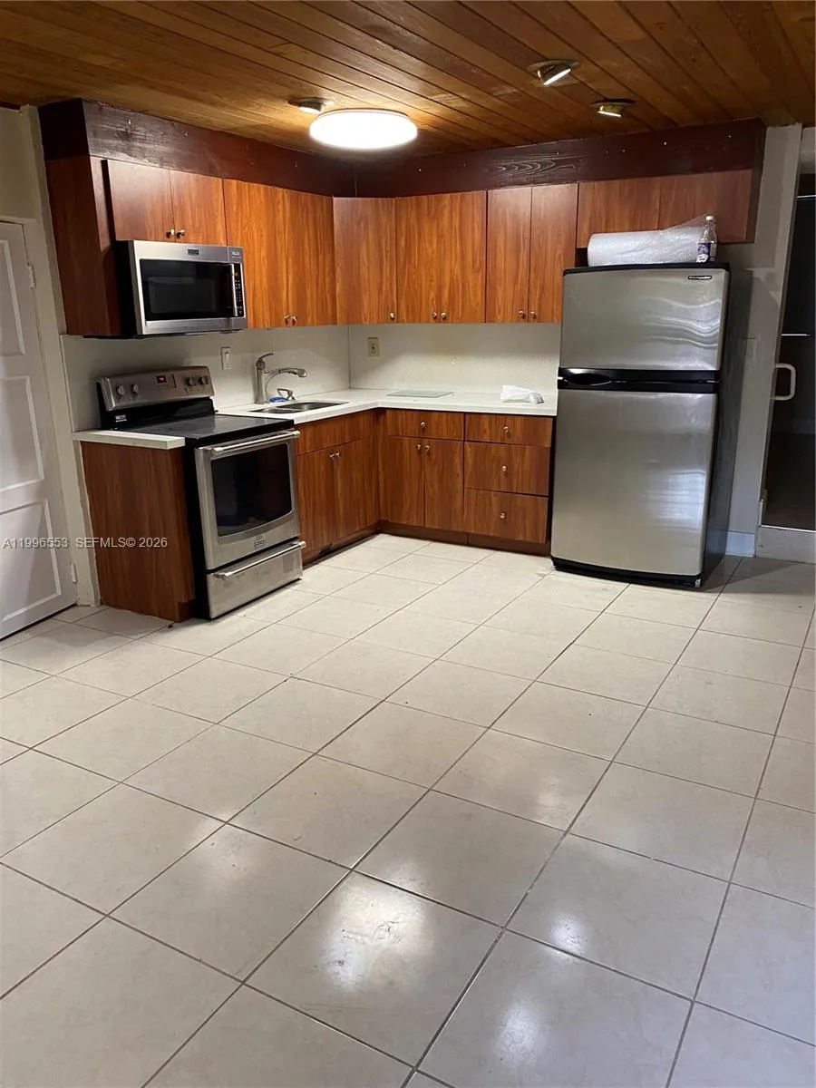 1051 SW 3rd St # 3, Miami FL 33130